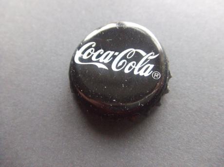 Coca Cola Kroonkurk zwart witte letters